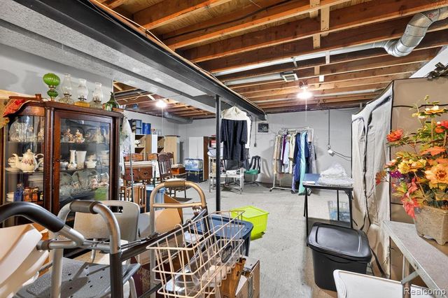 24145 Meadowbridge Drive 79, Clinton Township, MI 48035