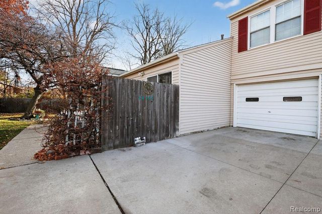 24145 Meadowbridge Drive 79, Clinton Township, MI 48035