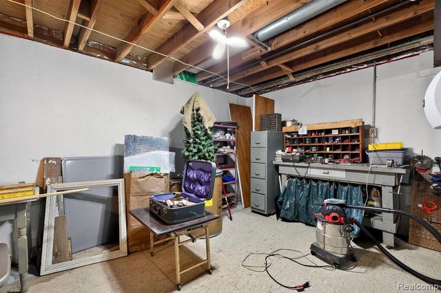 24145 Meadowbridge Drive 79, Clinton Township, MI 48035