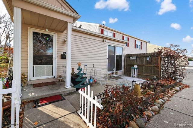 24145 Meadowbridge Drive 79, Clinton Township, MI 48035