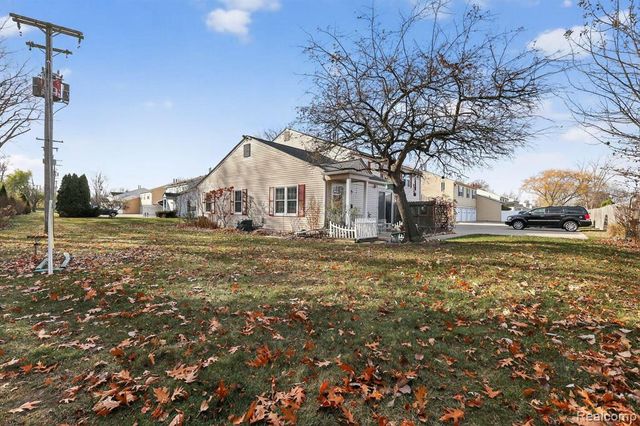 24145 Meadowbridge Drive 79, Clinton Township, MI 48035