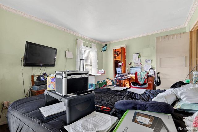 24145 Meadowbridge Drive 79, Clinton Township, MI 48035