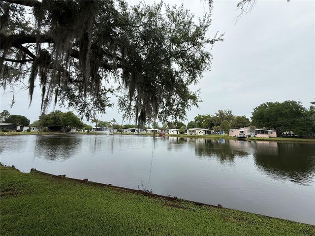 8 ROBIN ROAD, Wildwood, FL 34785
