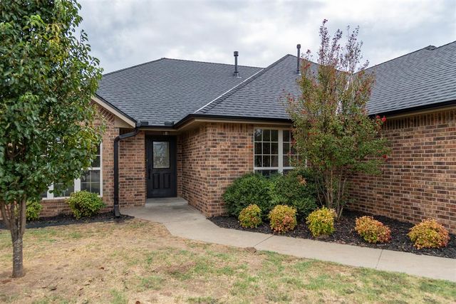 2505 Sutton Court, Shawnee, OK 74804