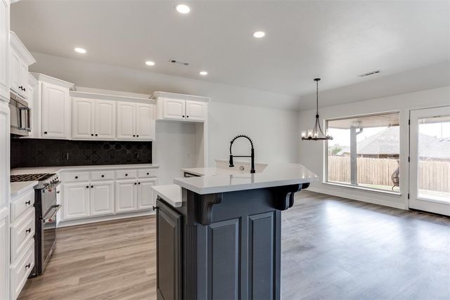 2505 Sutton Court, Shawnee, OK 74804