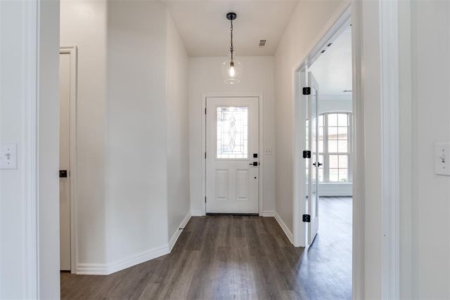2505 Sutton Court, Shawnee, OK 74804