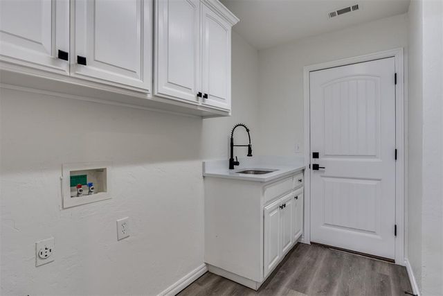 2505 Sutton Court, Shawnee, OK 74804