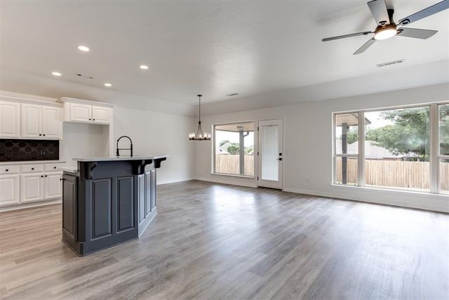 2505 Sutton Court, Shawnee, OK 74804
