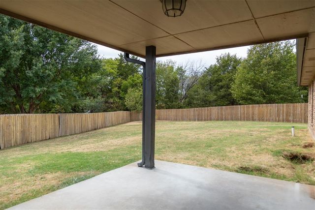 2505 Sutton Court, Shawnee, OK 74804