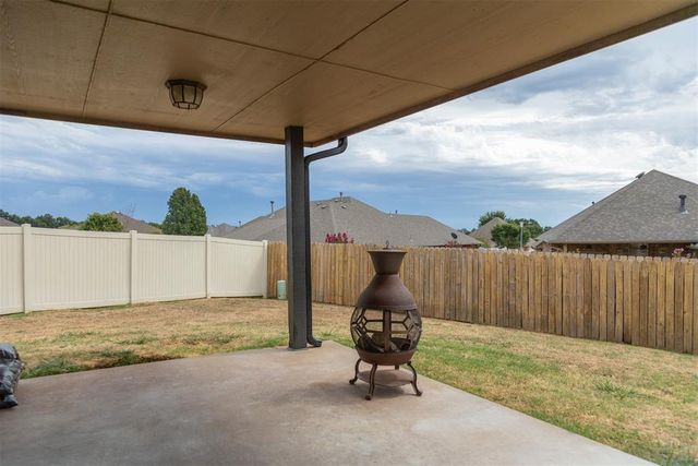 2505 Sutton Court, Shawnee, OK 74804