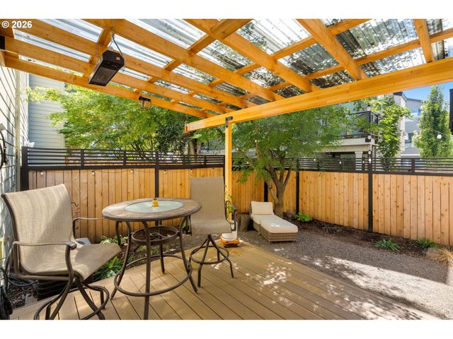 4220 Ne SIMPSON Ct, Portland, OR 97218
