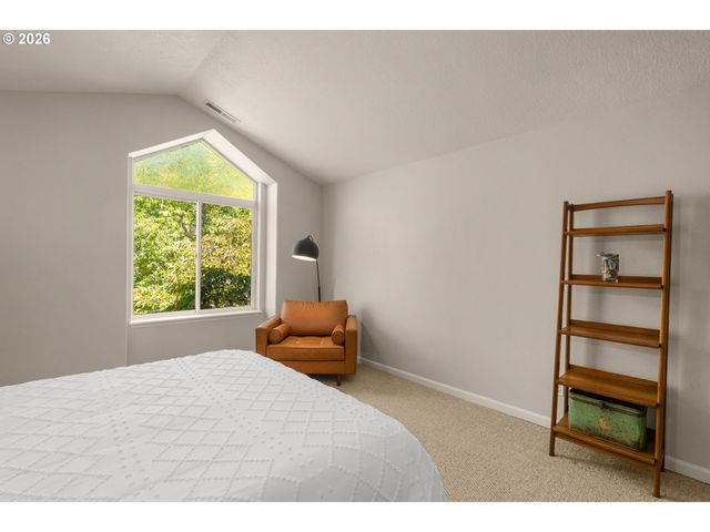 4220 Ne SIMPSON Ct, Portland, OR 97218