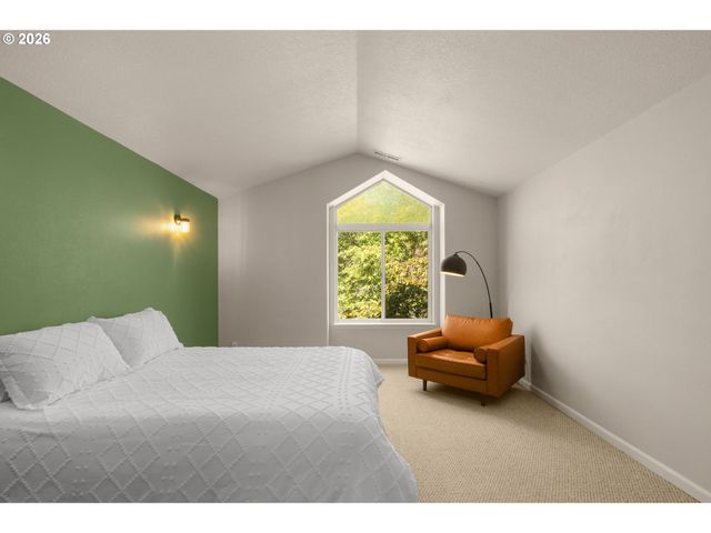 4220 Ne SIMPSON Ct, Portland, OR 97218