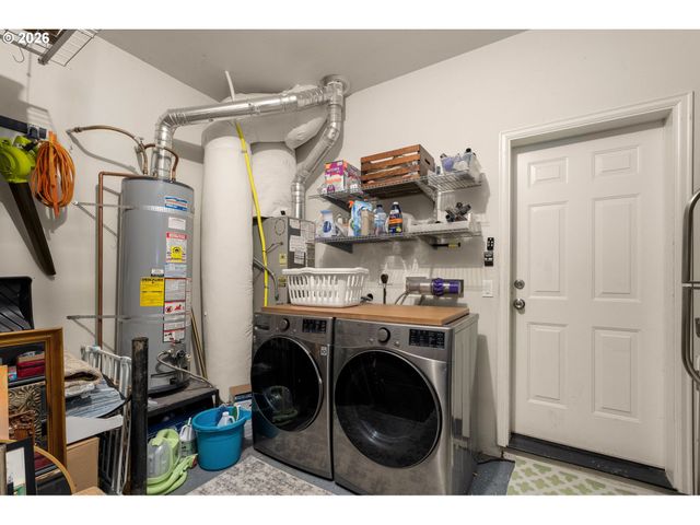 4220 Ne SIMPSON Ct, Portland, OR 97218