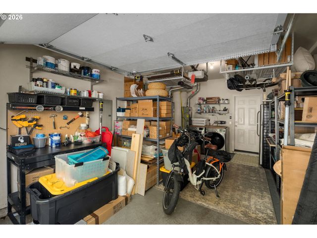 4220 Ne SIMPSON Ct, Portland, OR 97218