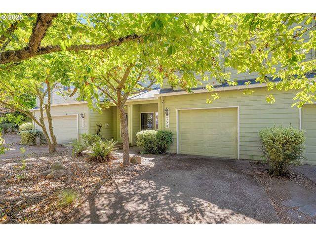 4220 Ne SIMPSON Ct, Portland, OR 97218