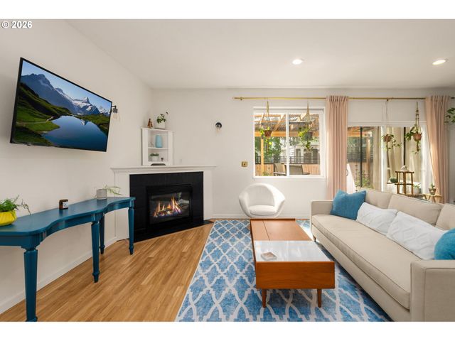 4220 Ne SIMPSON Ct, Portland, OR 97218