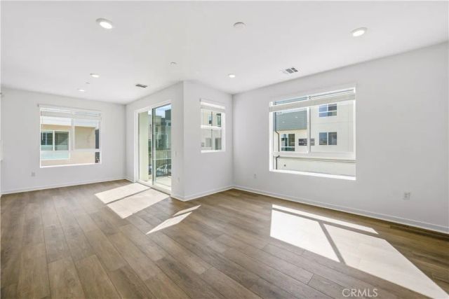 9427 N Sepulveda Blvd. 5, North Hills, CA 91343