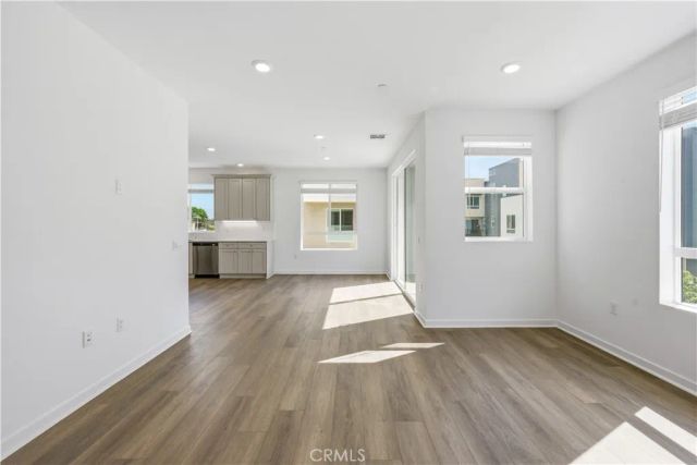 9427 N Sepulveda Blvd. 5, North Hills, CA 91343