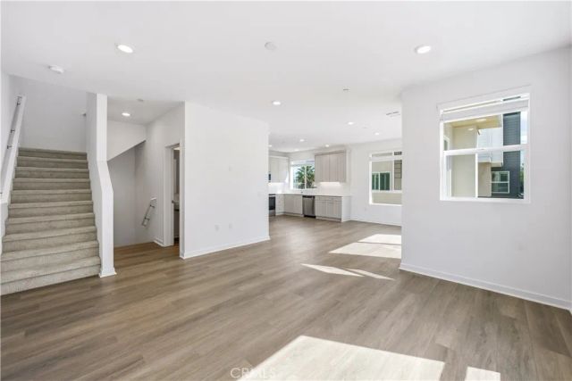 9427 N Sepulveda Blvd. 5, North Hills, CA 91343