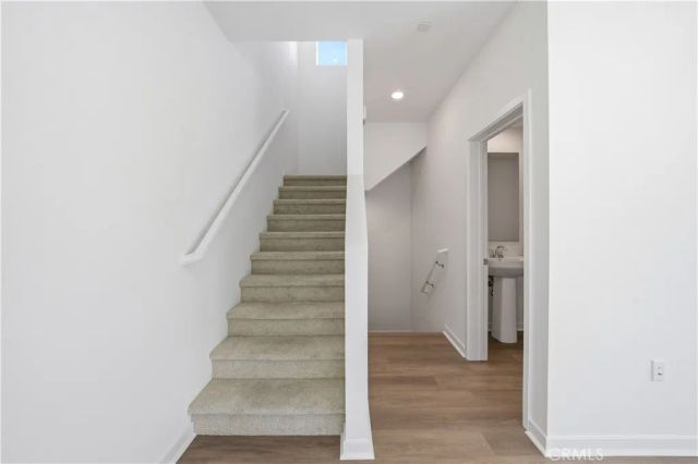 9427 N Sepulveda Blvd. 5, North Hills, CA 91343