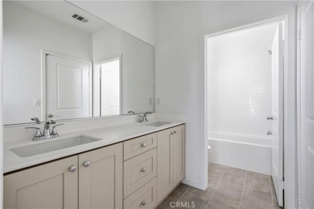 9427 N Sepulveda Blvd. 5, North Hills, CA 91343
