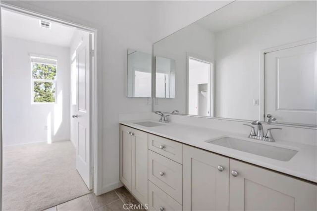 9427 N Sepulveda Blvd. 5, North Hills, CA 91343