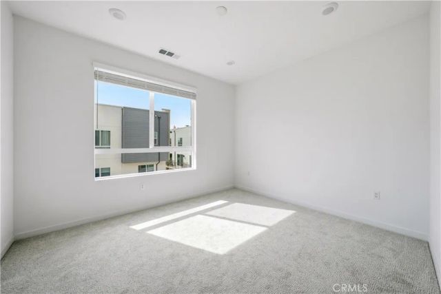 9427 N Sepulveda Blvd. 5, North Hills, CA 91343