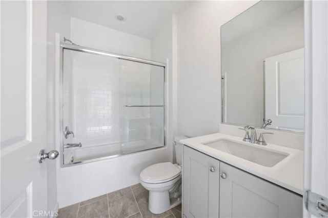 9427 N Sepulveda Blvd. 5, North Hills, CA 91343