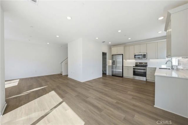 9427 N Sepulveda Blvd. 5, North Hills, CA 91343