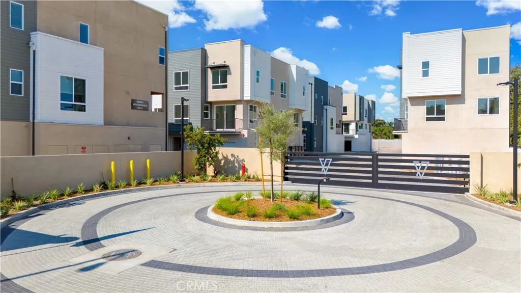 9427 N Sepulveda Blvd. 5, North Hills, CA 91343