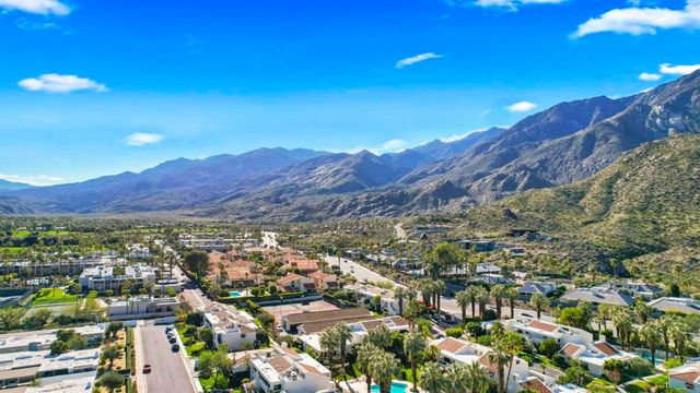415 E Avenida Granada, Palm Springs, CA 92264