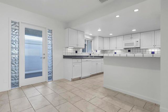 415 E Avenida Granada, Palm Springs, CA 92264