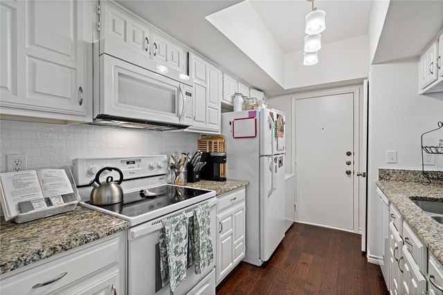 3105 San Jacinto Street 208, Dallas, TX 75204