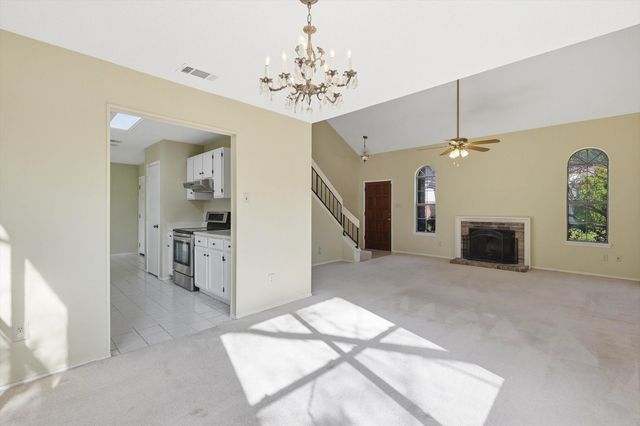 800 Wyndham Place, Arlington, TX 76017