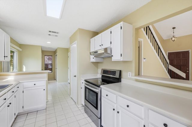 800 Wyndham Place, Arlington, TX 76017