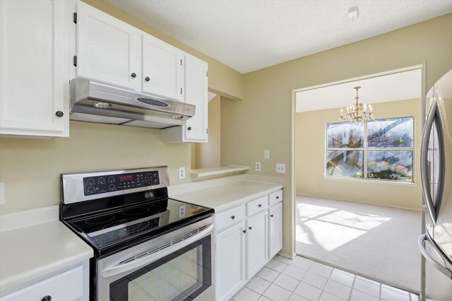 800 Wyndham Place, Arlington, TX 76017