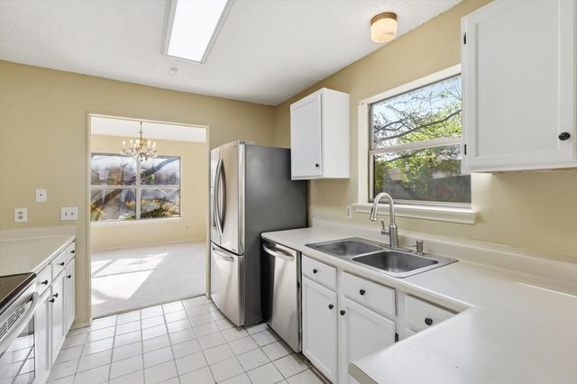 800 Wyndham Place, Arlington, TX 76017