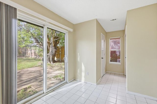 800 Wyndham Place, Arlington, TX 76017