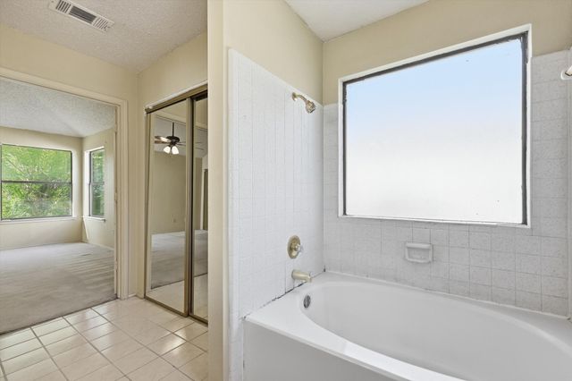 800 Wyndham Place, Arlington, TX 76017