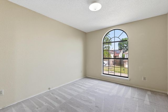 800 Wyndham Place, Arlington, TX 76017