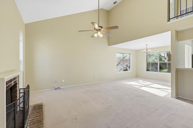 800 Wyndham Place, Arlington, TX 76017