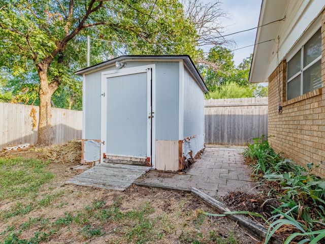 2402 14th Street, Brownwood, TX 76801