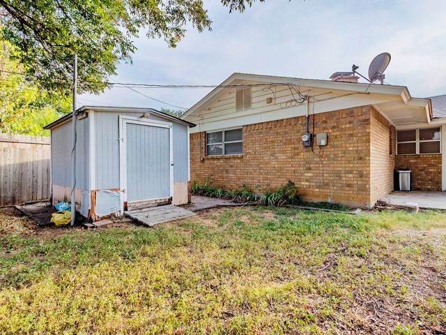 2402 14th Street, Brownwood, TX 76801