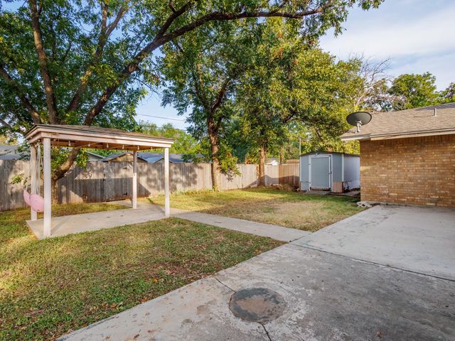 2402 14th Street, Brownwood, TX 76801