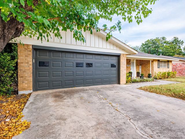 2402 14th Street, Brownwood, TX 76801