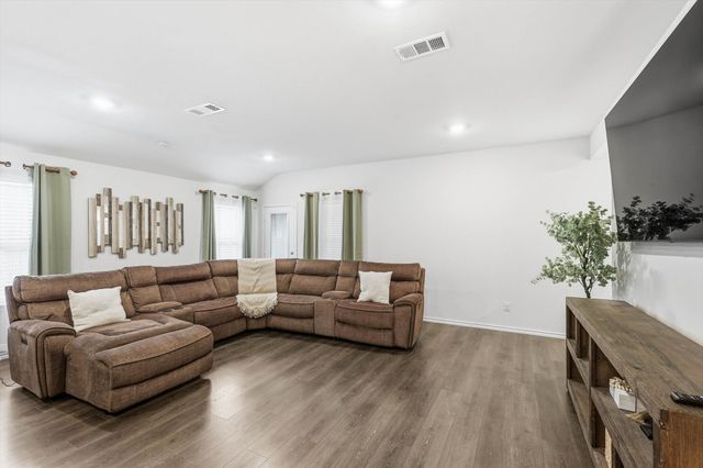 1520 Skyline Drive, Denton, TX 76207