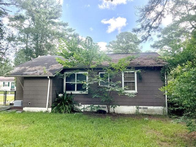 1301 Greenwood, Dothan, AL 36303
