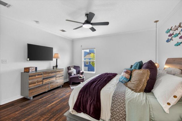 604 Warsaw Street, Bayou Vista, TX 77563