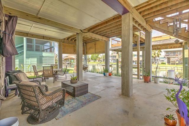 604 Warsaw Street, Bayou Vista, TX 77563